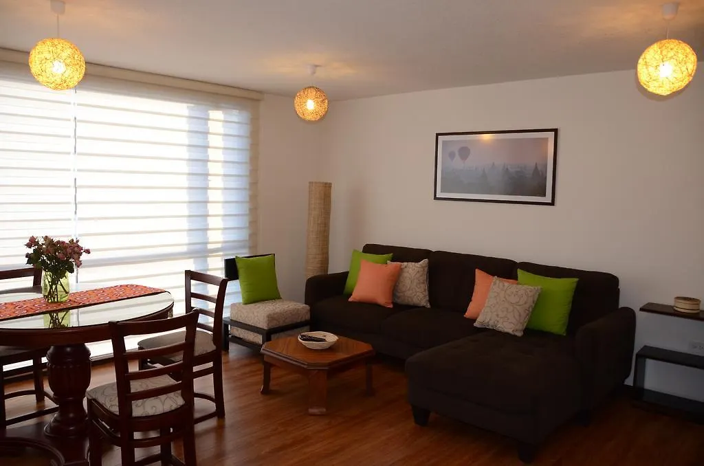 Suite For Savvy Travellers In Bohemian La Floresta Quito Apartment
